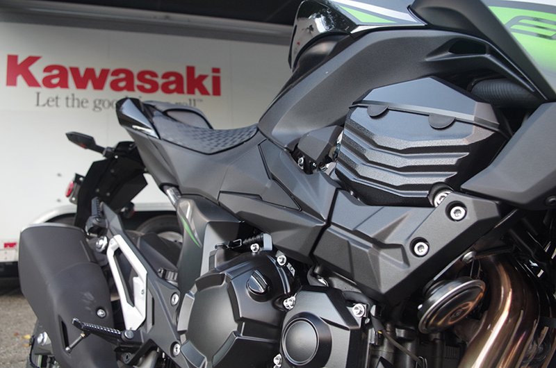 Illustration for article titled Ride Review: The 2015 Kawasaki Z800 Is A Sportbike Wasting Time Trying To Be Comfortable